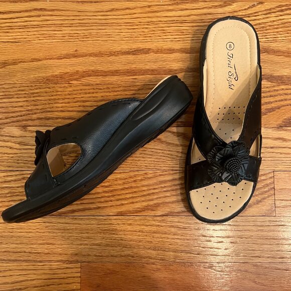 Black Floral Slides - Picture 2 of 3